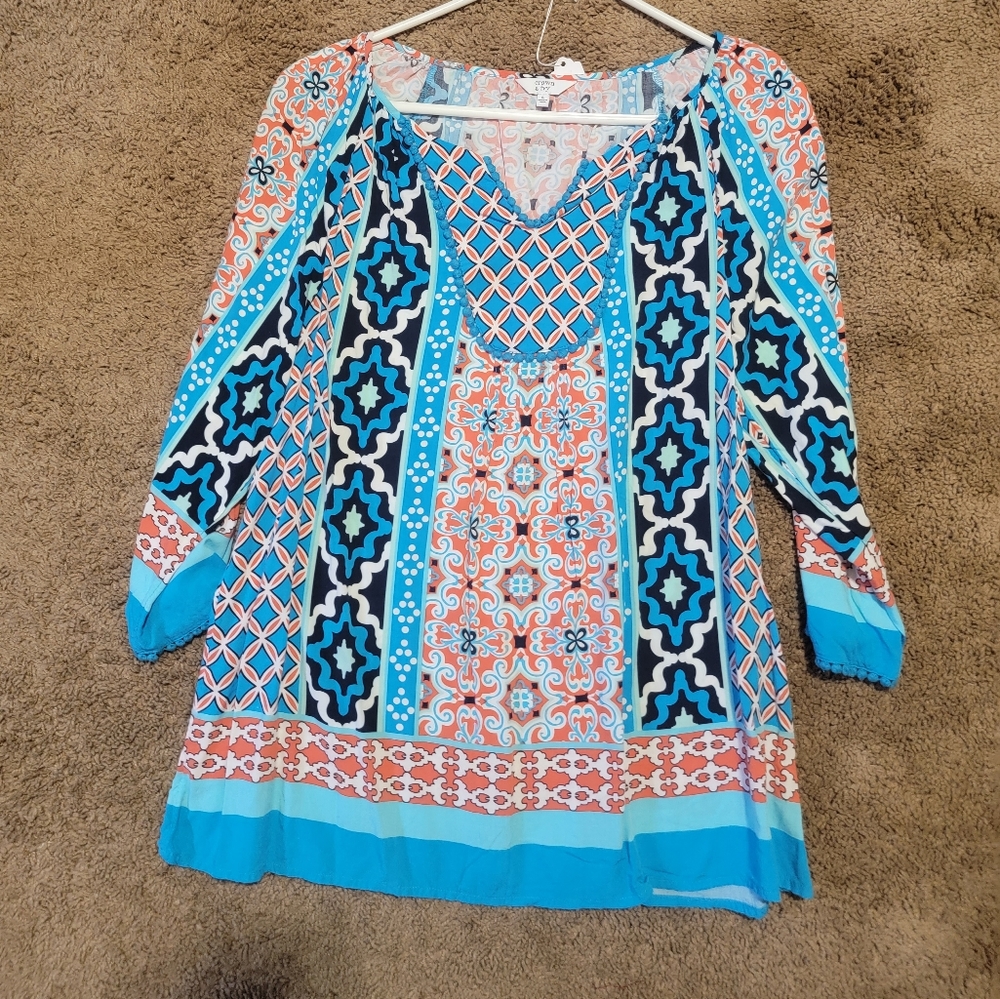 CROWN & IVY TOP